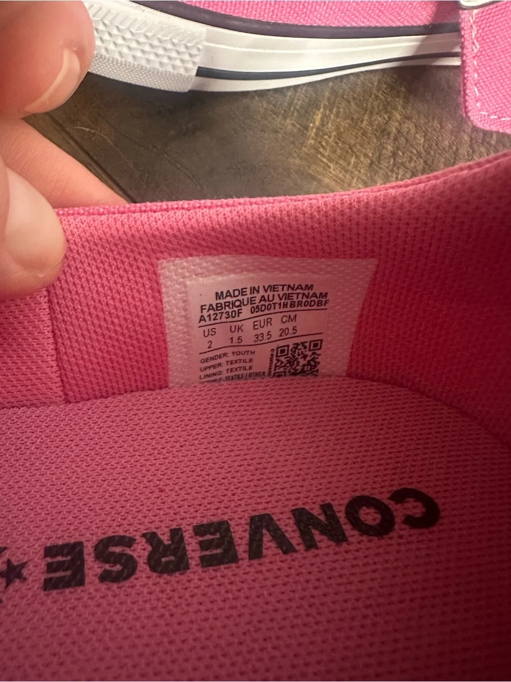 Converse bright pink
